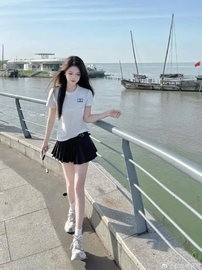 玩家使用手柄玩手游